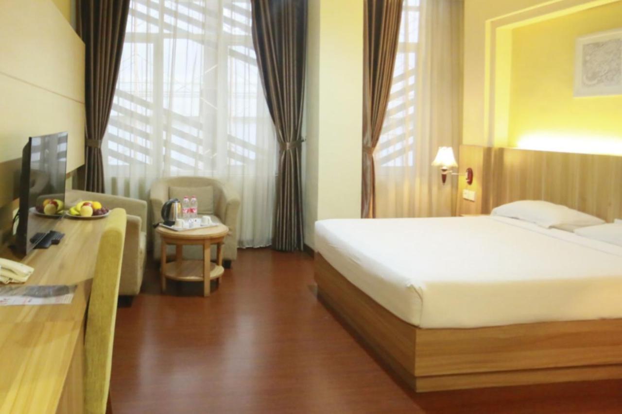 Utc Dago Hotel Bandung Esterno foto