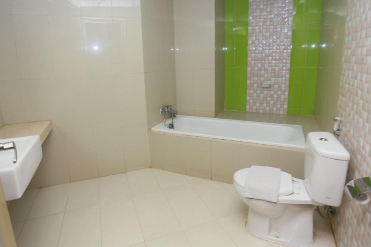 Utc Dago Hotel Bandung Esterno foto